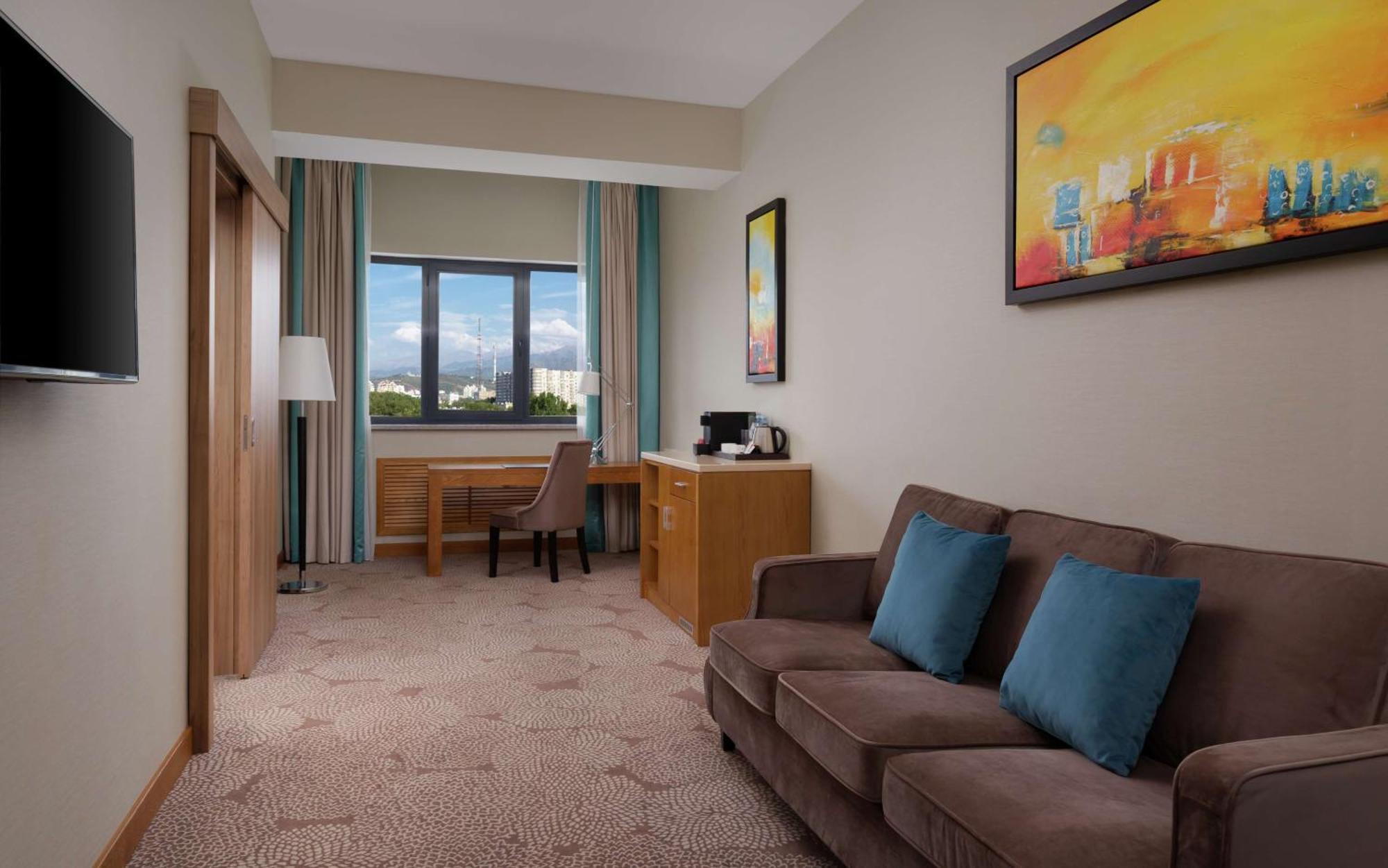 Doubletree By Hilton Almaty Ξενοδοχείο Εξωτερικό φωτογραφία
